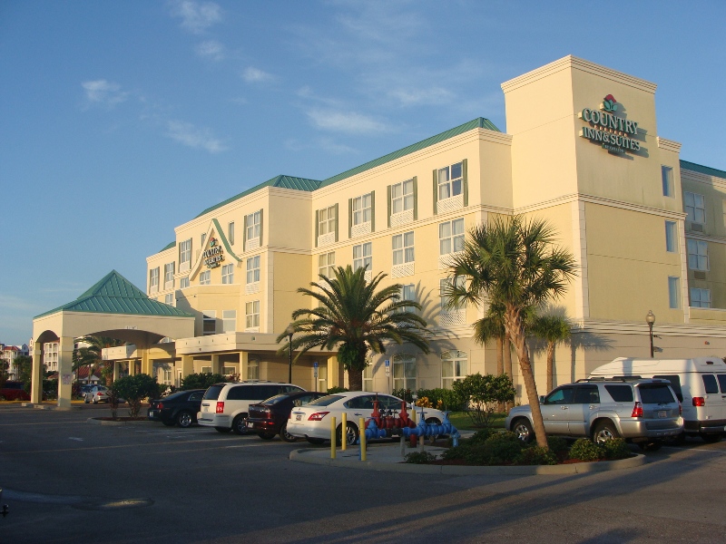 Country Inn & Suites - DEAL – Hotels Near Royal Caribbean Freedom Of The Seas + Free Parking and Breakfast- Port Canaveral, Florida