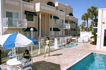Royal Mansions Condominium Resort Hotel - $447 – 3 Day Royal Mansions Resort Hotel Near Cocoa Beach / Cape Canaveral, Florida – Atrium Suite + Full Kitchen